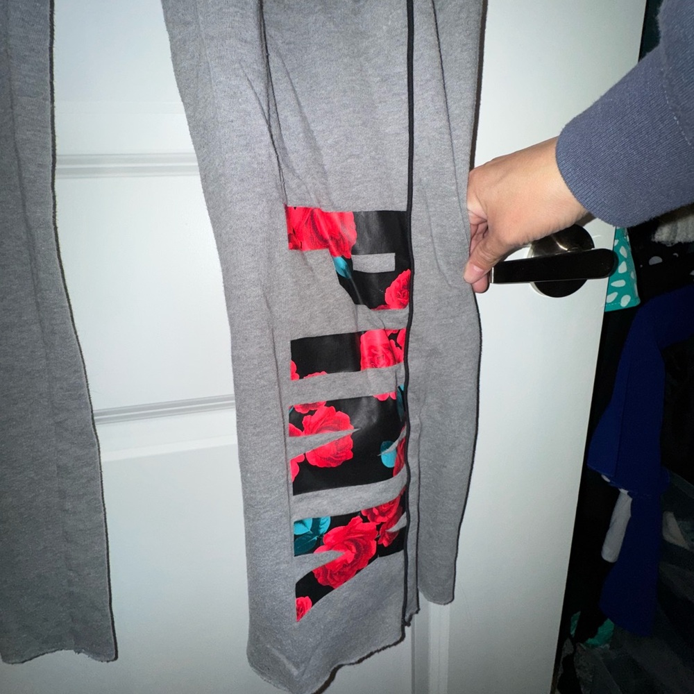 Love PINK grey and red rose sweat suit set - Picture 3 of 10